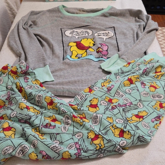 DISNEY WINNIE THE POOH 2PC PAJAMA SET - Picture 1 of 7